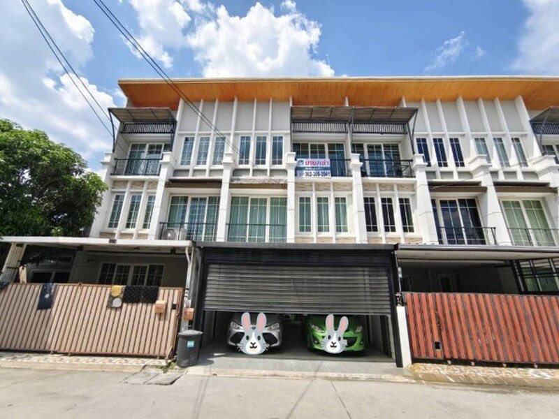ขายทาวน์โฮม 3 ชั้น โกลเด้นทาวน์ 2 ปิ่นเกล้า–จรัญสนิทวงศ์ หลุดจองเพียง 1 หลังเท่านั้น อยู่ต้นโครงการ เข้า-ออกสะดวก ตกแต่ง สไตล์มินิมอล