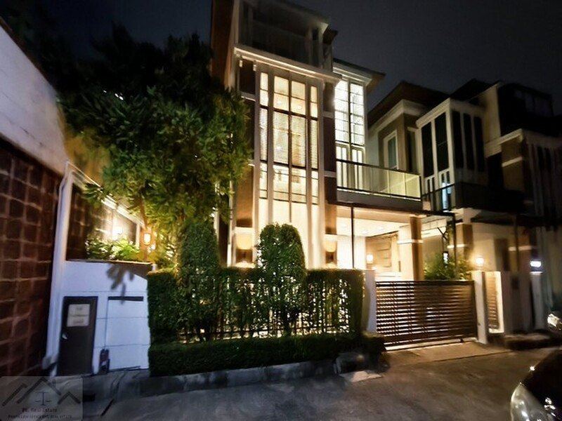ขายบ้านเดี่ยว 3 ชั้น 310 ตรม. บ้านกลางกรุง เดอะนีซ รัชวิภา ตกแต่งเฟอร์นิเจอร์ครบ ใกล้บองมาร์เช่