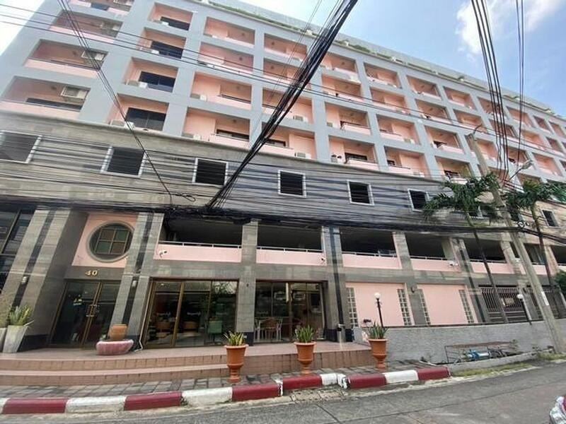 BS 407 ขายอาคาร 9 ชั้น แบ่งเป็นโรงแรมและอพาร์ตเมนต์ 84 ห้องพัก แอร์ทุกห้อง ลิฟท์ 2 ตัว ลาดพร้าว 140 ใกล้ MRT เดอะมอลล์บางกะปิ