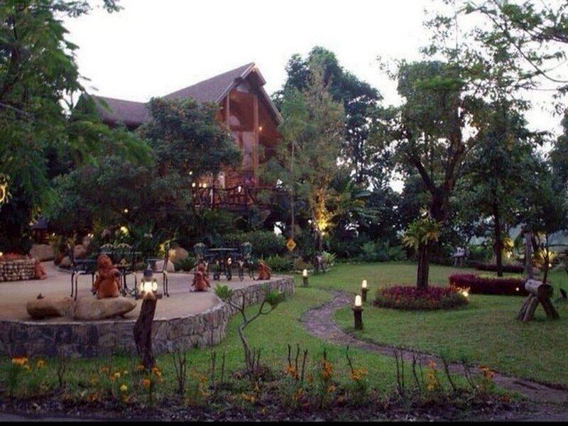 บ้านสไตล์รีสอร์ต พร้อมร้านกาแฟ ทำเลท่องเที่ยว สันกำแพง