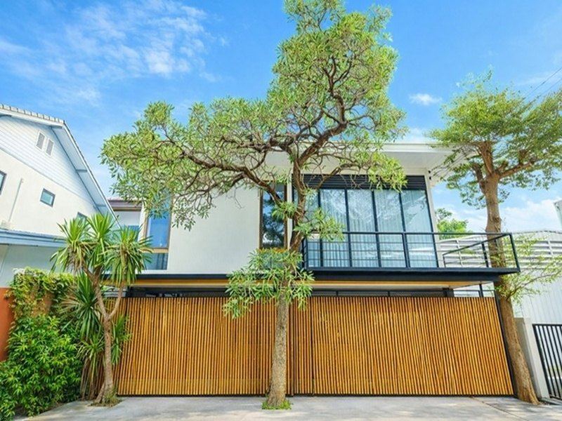 บ้านเดี่ยว 2 ชั้น 71 ตร.วา. 350 ตร.ม. ใกล้ MRTโชคชัย4 Japanese ลาดพร้าว คฤหาสน์หลังมุม 2-3นอน 3 น้ำ เดอะวอล์ค 900 ม