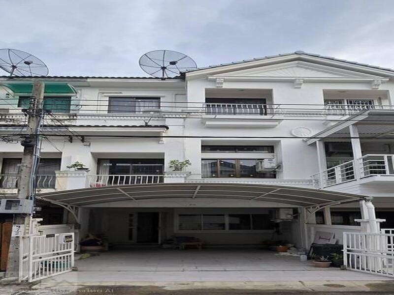 HR 10044 ให้เช่าทาวน์โฮม 3 ชั้นครึ่ง บ้านกลางเมือง 2 เหม่งจ๋าย ซอยสหการประมูล ตกแต่งใหม่ เฟอร์ครบ