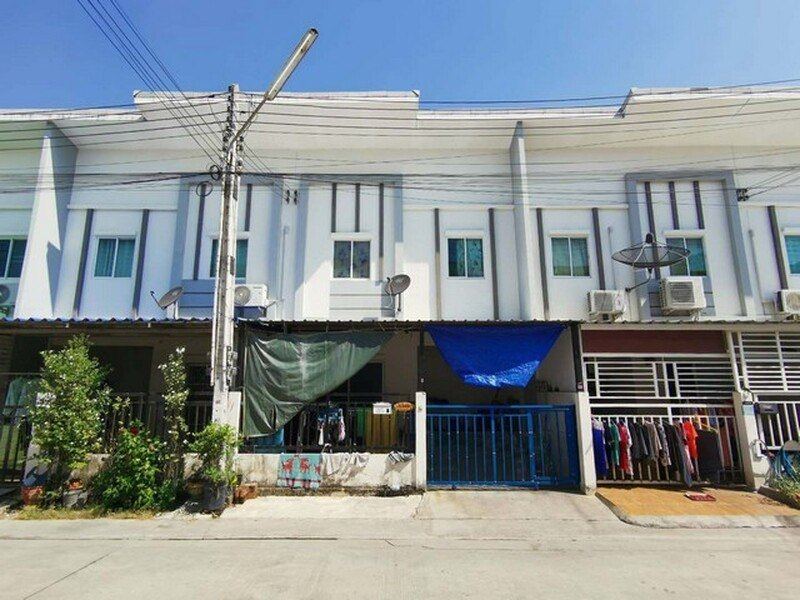 ขายทาวน์เฮ้าส์  หมู่บ้านแลนซีโอ คริป (ระยอง-แยกเนินสำลี) ถนนทางเข้านิคมอุตสาหกรรมมาบตาพุด ระยอง