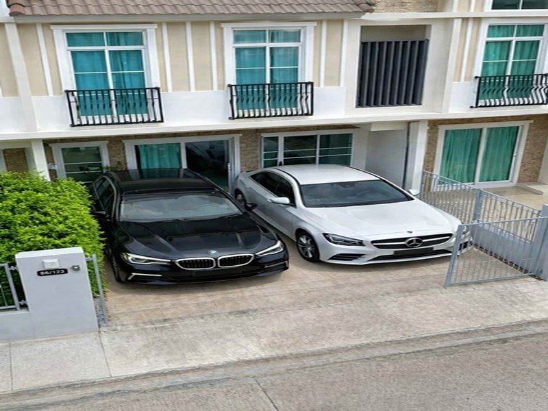 บางนา 500 ม. ทาวน์โฮม 2 นอน 3 น้ำ ใกล้เมกาบางนา 1.5 กม. 22 ตร.ว.บ้านสไตล์มินิมอลอังกฤษ โลตัส
