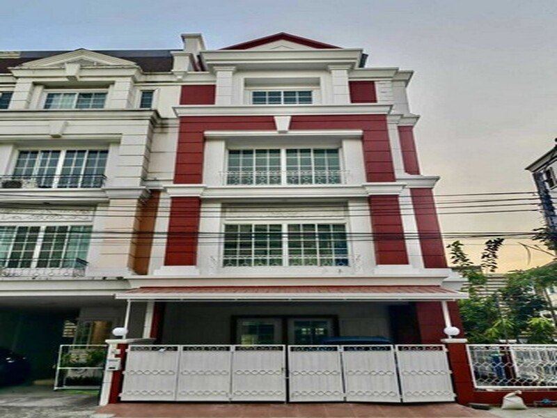 ให้เช่าโฮมออฟฟิศหรู 4 ชั้น พื้นที่ใช้สอย 320 ตร.ม. Plus Park Avenue ลาซาล–ศรีนครินทร์