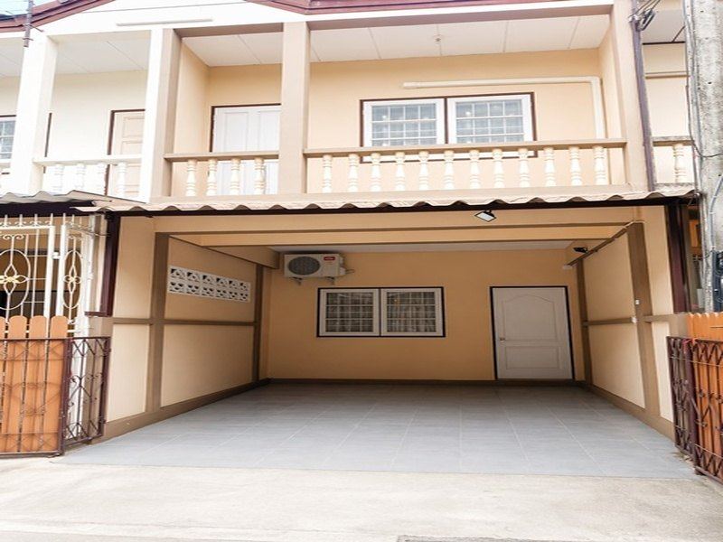 หมู่บ้านแอร์ 16 ตรว. 128ตรม. แม็คโคร โลตัสใหญ่ ลำลูกกาคลอง2-3 ทาวน์เฮ้าส์ 2-3นอน 3แอร์  สถานีรถไฟฟ้า BTSคูคต 2.3กม.