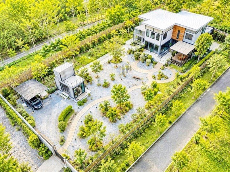 MRTบางรักน้อย-ท่าอิฐ 600 ม. คอมมูนิตี้ลี้ลับ 1ไร่ ให้เช่า สไตล์โมเดิร์นลอฟท์ 5ห้องใหญ่ 3 น้ำ 1600ตร.ม. พร้อมสวนร่มรื่น เฟอร์ฯครบ