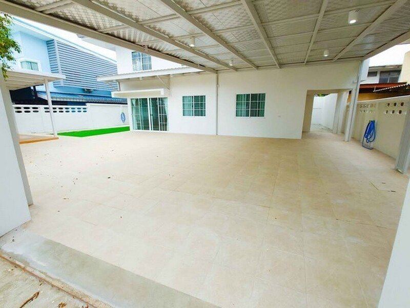 ให้เช่าบ้านเดี่ยว ใกล้เดอะมอลลบางกะปิ ใกล้ มหาวิทยาลัยนิด้า  โรงเรียนนานาชาติ RAIS  จดทะเบียนได้