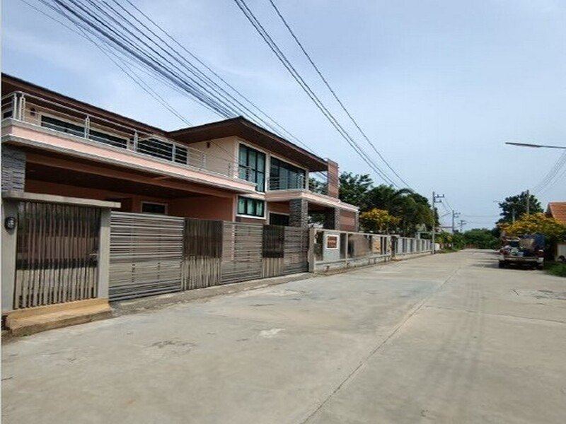 ขาย บ้านเดี่ยว อำเภอเมืองเพชรบุรี เพชรบุรี ห่างจาก โรงพยาบาลกรุงเทพเพชรบุรี 3.7 km.