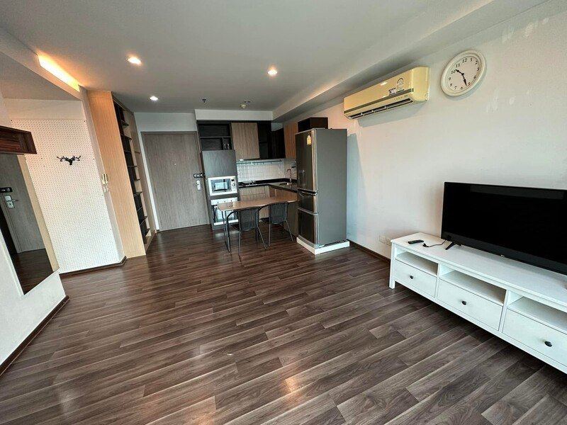 The Gallery Sukhumvit 107 spacious private 21st floor BTS Bearing
