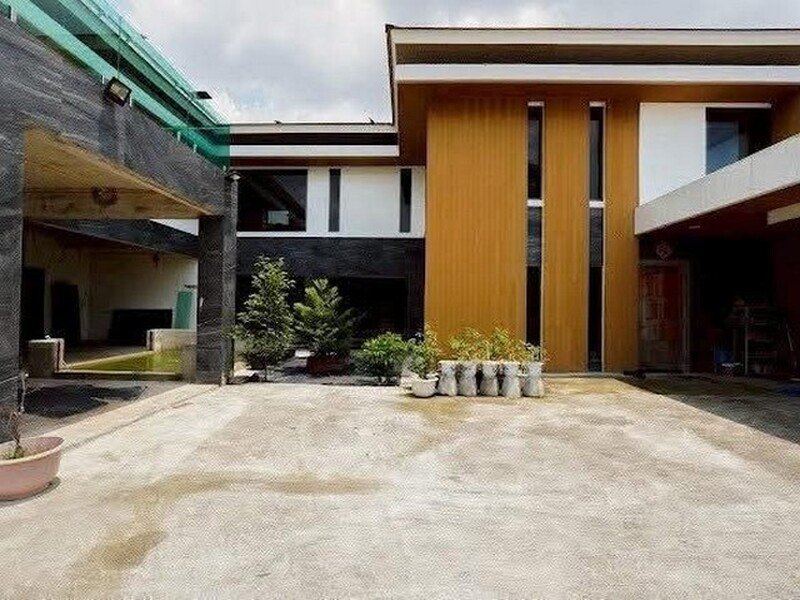 ขายบ้านหรูบ้านบึงชลบุรี ขายบ้านหรู ราคาถูก ในที่ดิน 1 ไร่ ขายราคาขาดทุน 18.5 ล้านบาทเท่านั้น
