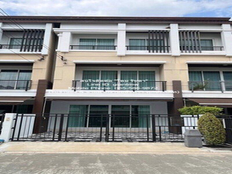 ประกาศขาย TOWNHOUSE ขายทาวน์โฮม 3 ชั้น (ต่ำกว่าราคาประเมิน) บ้านกลางเมือง เกษตร–นวมินทร์ (Baan Klang Muang Kaset-Nawamin) 20 ตร.ว., 3 น 3 น้ำ 2 จอดรถ, ราคา 4.2 ล้านบาท  ทำเลเด่น