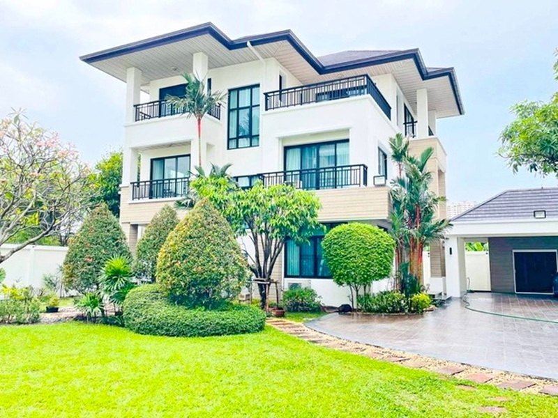 ราชภัฏจันทรเกษม 950 ม. คฤหาสน์ ครึ่งไร่ บ้านเดี่ยว 3 ชั้น 4-6นอน MRT รัชดาภิเษก 850ม. 4 น้ำ 210 ตรว. 450 ตรม.