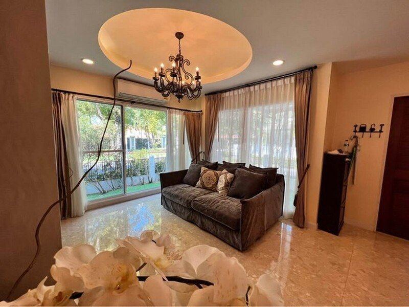 ให้เช่าบ้าน โครงการ Grand Bangkok Boulevard Rama 9-Srinakarin 4ห้องนอน มีห้องแม่บ้าน  ติดโรงเรียนนานาชาติเวลลิงตัน ติด สนามกอล์ฟยูนิโก้