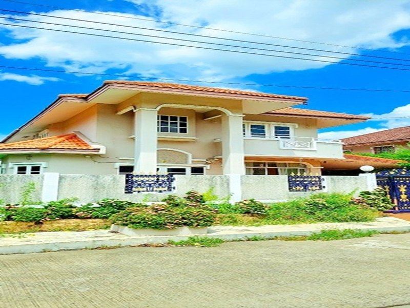 ม.เมืองเอก หน้าม.รังสิต 300ม.ทำเลหลักหก 80 ตร.ว. 280 ตร.ม. บ้านเดี่ยวขนาดใหญ่ 2 ชั้น 3 นอน 2 น้ำ ตลาดสัมมากรเมืองเอก 1 กม.