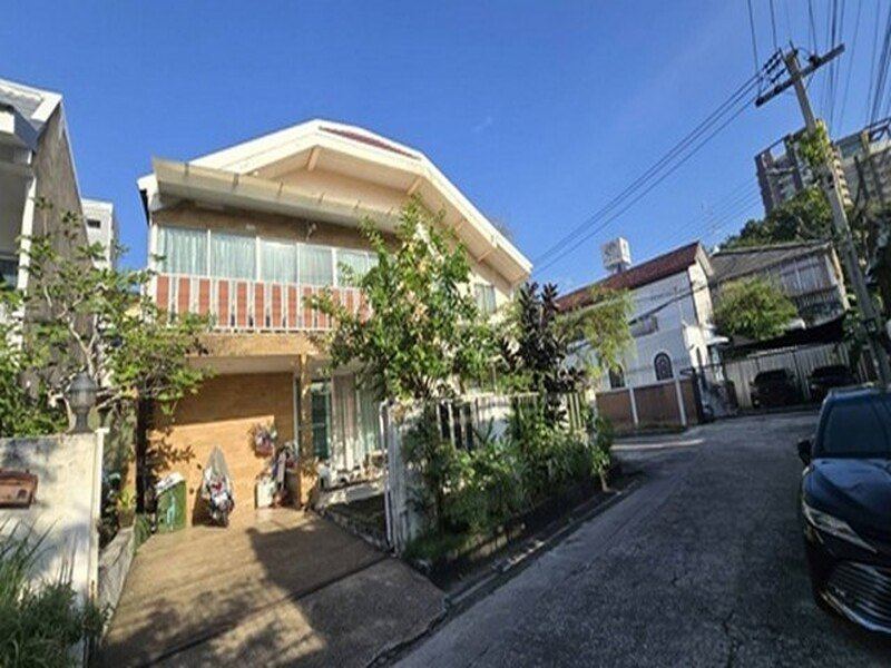 626/16/2 ขาย ทาวน์เฮ้าส์ - 17500000 บาท ใกล้กับ พาต้า เซ็นทรัล ปิ่นเกล้า