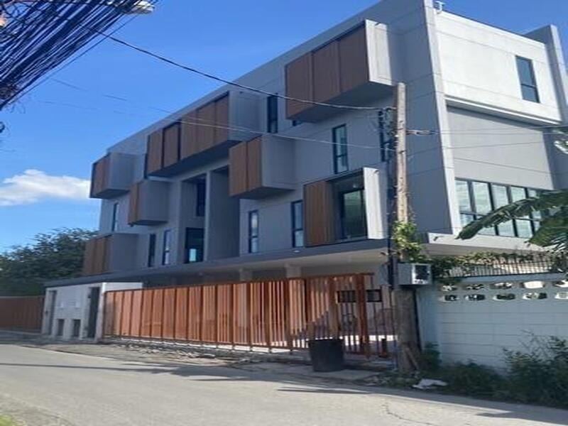 HR 9923 ให้เช่าโฮมออฟฟิศ3.5ชั้น ย่านรัชดา32 ลาดพร้าว ลาดพร้าววังหิน โชคชัย4 ใกล้MRTลาดพร้าว