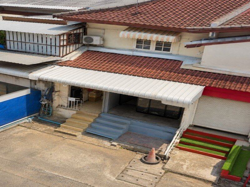 ฟิวเจอร์พาร์ค รังสิต 4.8 กม. ถ.เอกทักษิณ  ร้านค้าห้องกระจก 1 น้ำ ใกล้ ม.รังสิต 350 ม. พื้นที่ 9.5 ตร.ว. 38 ตร.ม.