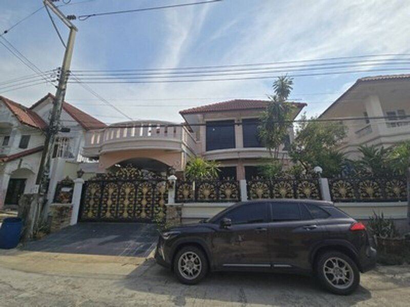บ้านเดี่ยวหมู่บ้าน สุภาวัลย์ 1 ขนาด 55 ตร.วา พื้นที่ใช้สอย 140 ตร.ม ห่างจากทางด่วนเทพารักษ์แค่ 10 นาที
