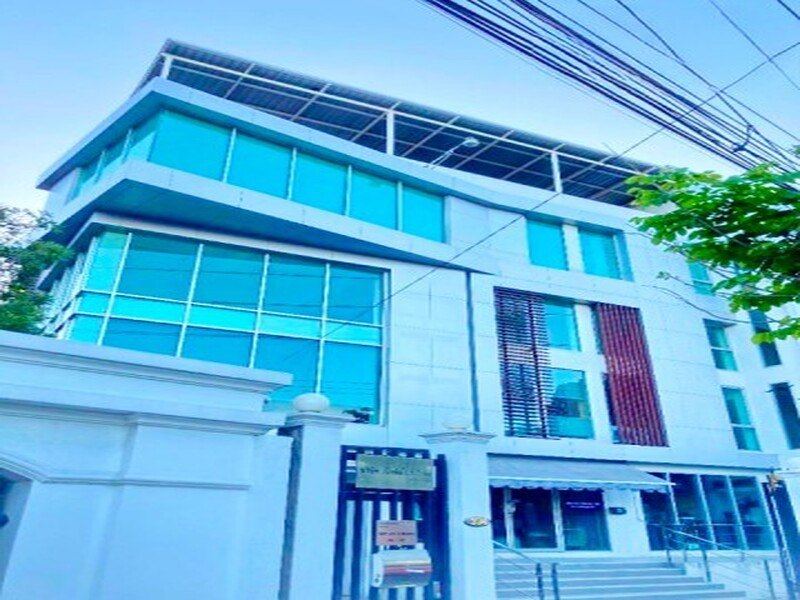 วัดสน แม่น้ำเจ้าพระยพระราม9า ใกล้วัดสน 900ม. สะพานแขวง  สะพาน สำนักงานให้เช่า ชั้น 4 ทั้งชั้น 255 ตร.ม. รพ.จุฬารัตน์ 10 900 ม.