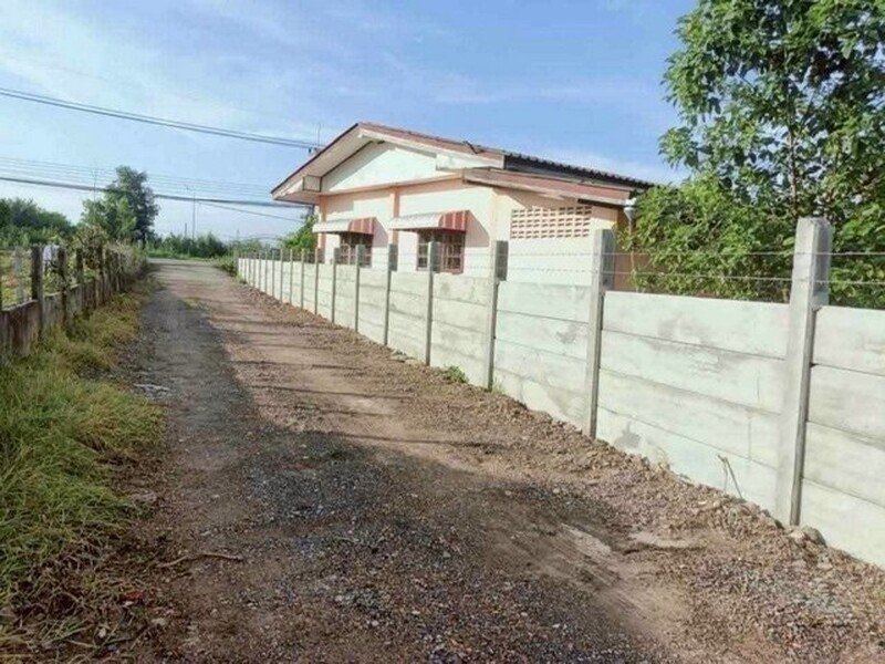 ที่ดิน - 0 Rai 0 NGAN 100 ตร.วา 190000 THB เป็นส่วนตัว