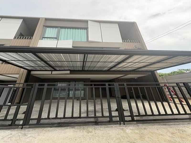 HR 9957 ให้เช่าทาวน์โฮมใหม่ 3 ชั้นหลังมุม 3 ห้องนอน หมู่บ้านกลางเมือง พหล-วิภาวดี พหลโยธิน71 ตรงข้ามตลาดเซฟวันโก