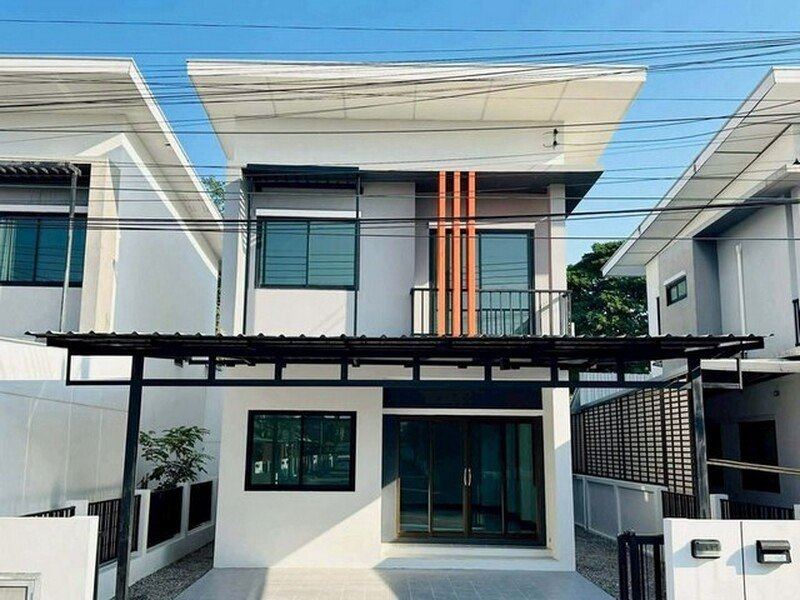 บ้าน 2 ชั้น พร้อมอยู่ ทำเลดี เดินทางเข้าเมืองสะดวก หางดง