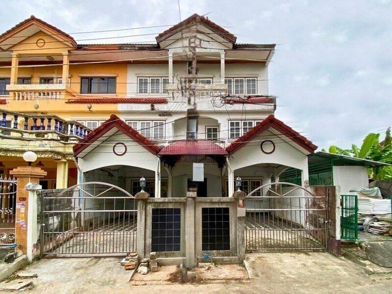 ให้เช่าทาวโฮมหลังมุม 3ชั้น ซอยสุขุมวิท 101 ปุณณวิถี จดทะเบียนบริษัทได้ ใกล้BTS ปุณณวิถี 5 นาที  ,  โรงเรียนนานาชาติ Anglo–Singapore
