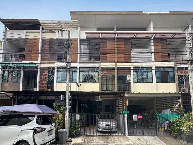 ทาวน์โฮม 3 ชั้น ซิกเนเจอร์ เพชรเกษม 69 ถนนเมนโครงการ ทำเลดีเข้าซอยไม่ลึก ใกล้ MRT หลักสอง/BTS บางหว้า