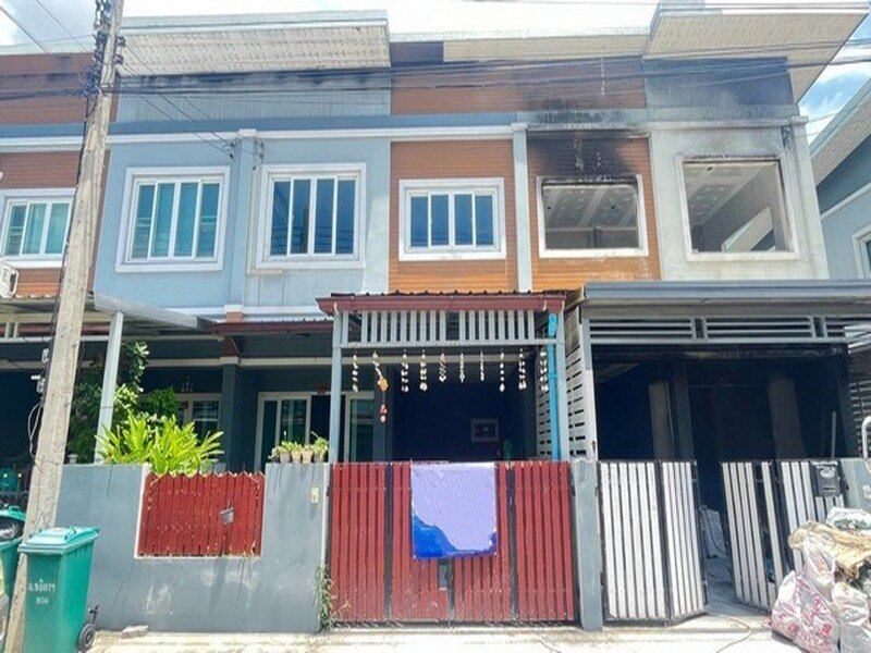 ขายทาวน์เฮ้าส์ 2 ชั้น โครงการ ชลิดา คลองสาม  อำเภอคลองหลวง ปทุมธานี