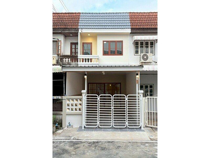 ทาวน์เฮ้าส์ 2 ชั้น หมู่บ้านบัวทอง ซอย 24/2 ใกล้เซ็นทรัล เวสต์เกต