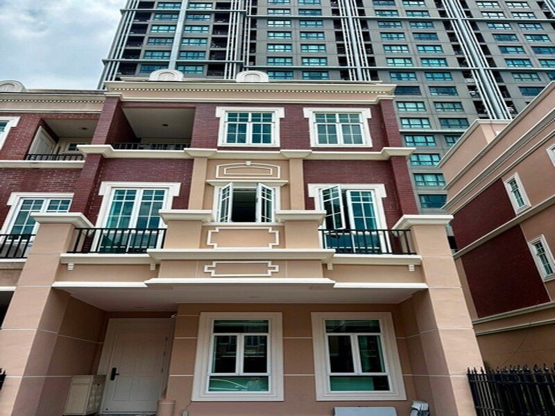 ให้เช่าทาวน์โฮม 4 ชั้นแปลงมุม 4 ห้องนอน การ์เด้น สแควร์ สุขุมวิท 77 Garden Square Sukhumvit 77 ติดนานาชาติ Bangkok Prep ใกล้ BTS อ่อนนุช