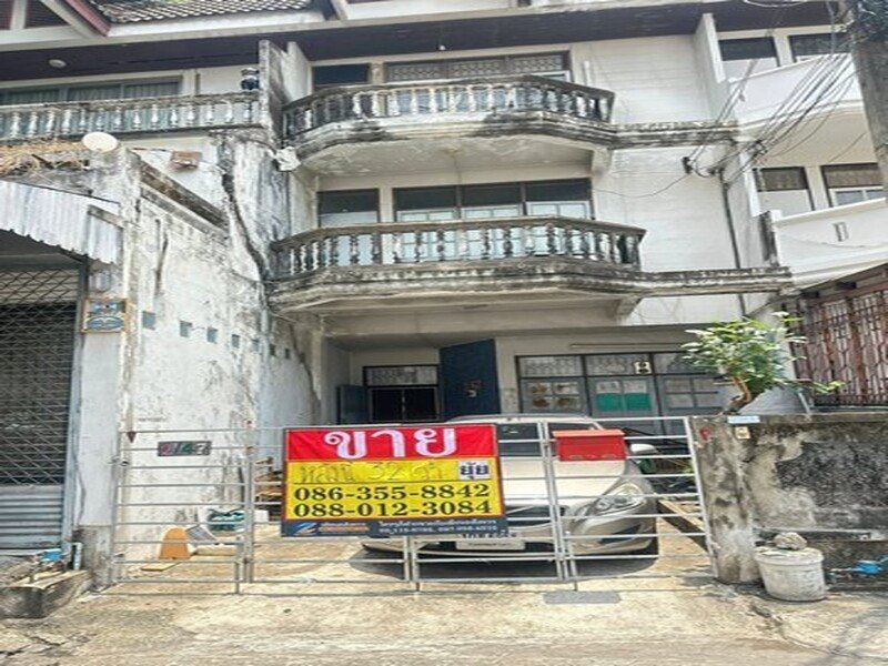 ขายทาวน์โฮม 3 ชั้น 2 ตร.วา. ซอยพหลโยธิน 40 แยก 2  ใกล้สถานีรถไฟฟ้า BTS