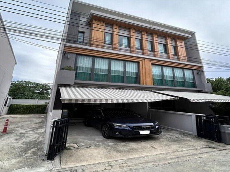 ให้เช่า ทาวน์โฮม 3 ชั้น ย่าน ซอยอ่อนนุช 70/1 โครงการ ไอเจ้นท์ พัฒนาการ เขตประเวศ