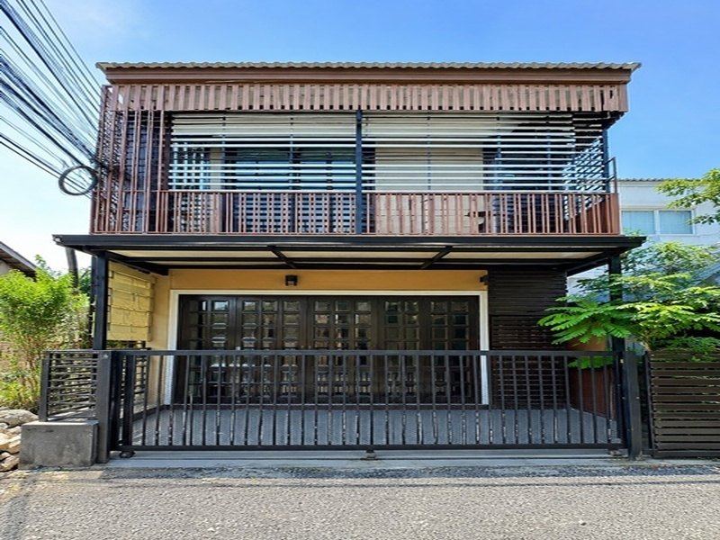 กรุงเทพกรีฑา5-9 บ้านเดี่ยว 2 ชั้น 4นอน 3น้ำ หลังมุม 40 ตร.วา 160 ตร.ม. พร้อมเฟอร์ฯ ใกล้ตลาดลำสาลีและตลาดบางกะปิ 1.2 กม.