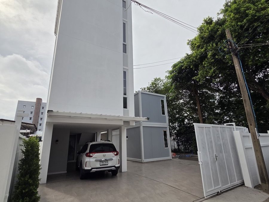 ขาย/เช่า โฮมออฟฟิศ 4 ชั้น สร้างใหม่ ซอยลาดพร้าววังหิน 32 แยก 6 ทำเลศักยภาพ เดินทางสะดวก โทร 0875170636