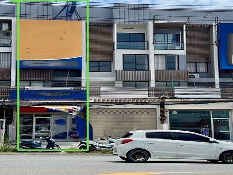 ขายอาคารพาณิชย์ 3 ชั้น เส้นศรีราชา - หนองค้อ พร้อมผู้เช่า ราคาสุดคุ้ม FP-B02002