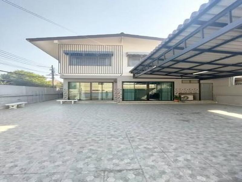 HR 9925 ให้เช่าบ้านเดี่ยว2ชั้น60ตร.ว ย่านโชคชัย4ลาดพร้าวลาดพร้าววังหินเสนานิคม เหมาะอยู่อาศัยและทำโฮมออฟฟิศใกล้MRTโชคชัย4ที่จอดรถ 5 คัน