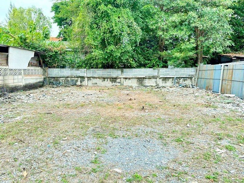 ม.สยาม 2.2 เหมาะทำโกดัง ลานจอดรถ ใกล้ MRTเพชรเกษม48 MRT หลักสอง กมนักบุญเปโตร1.28กม. สาย1 บางแวก108-118 ที่ดินให้เช่า 100ตร.วา.