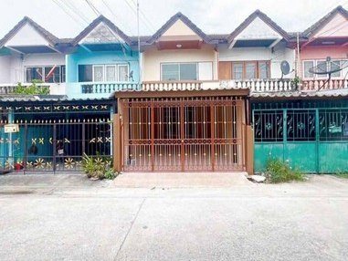 ขายบ้าน ทาวน์โฮมสองชั้น บ้านรีโนเวทใหม่ทั้งหลัง พร้อมอยู่ ที่อยู่ : ซอยหน้าวัดตาลล้อม ต.แสนสุข อ.เมืองชลบุรี