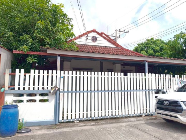 ขาย บ้านเดี่ยว โครงการ รุ่งโรจน์ 8 ถนน สุขุมวิท สะดวกสบายทุกการเดินทาง