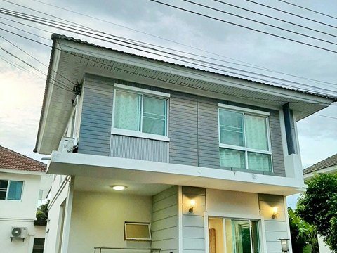 บ้านเดี่ยวสุดหรู 2 ชั้น จัดเต็มเฟอร์ฯ รร.ร่วมฤดีวิเทศศึกษา 1กม. สุวรรณภูมิ เฟส2 ถ.ร่มเกล้า2-8 ลด37% เหลือ 21,999B-M MRTเคหะรามคำแหง 1.7 กม.