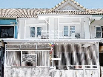 Townhome ทาวน์เฮ้าส์ 2 ชั้น พร้อมอยู่ (รีโนเวทใหม่) ใกล้ตลาดไทยสมบูรณ์ รังสิต คลองสาม area 0 Rai 0 Ngan 18 ตรว.  1590000 BAHT.   เ ยี่ ย ม! เป็นทาวน์เอ้าส์ 2 ชั้น พร้อมอยู่ที่มีการรีโนเวทใหม่เรียบร้อยแล้ว โดยตัวบ้านตั้งอยู่ในทำเลที่ใกล้ 2 ตลาด (ตลาดไ