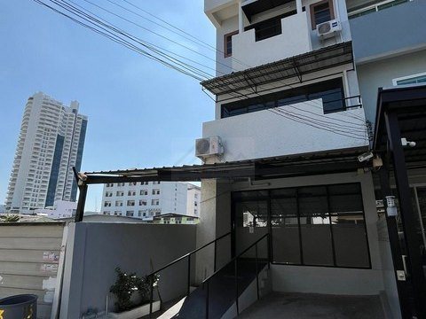 ให้เช่าโฮมออฟฟิศ 4 ชั้นหลังริม 352 ตารางเมตร ซอยบางนา-ตราด 21 ใกล้เซ็นทรัลบางนา