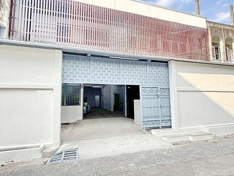ไอคอนสยาม 500ม. 80 ตร.วา. BTSเจริญนคร 450 ม. เช่าโกดัง พร้อมออฟฟิศ450ตร.ม. รร.นานาชาติไพโอเนียร์ 1.3 กม.คลองสาน 3ออฟฟิศ 2 น้ำ
