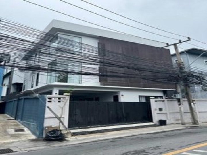 BR 1865 ให้เช่าสำนักงาน 3 ชั้นซอย 20 มิถุนา ย่านสุทธิสาร 5 ห้องทำงาน 5 ห้องน้ำ แอร์ 6 ตัว ใกล้ MRT สุทธิสาร
