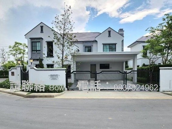 ให้เช่าบ้านเดี่ยวหรู 2 ชั้น พร้อมน้ำพุหน้าบ้าน  พร้อมเฟอร์นิเจอร์ Near Brighton International School