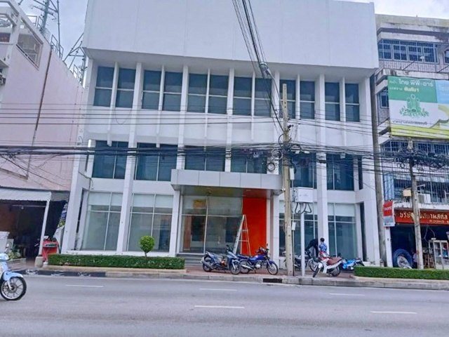 ติดถนน 1202 ตร.ม. สนามมวยราชดำเนิน ถนนข้าวสาร 1.5 กม. ให้เช่าอาคารพาณิชย์ 3 ชั้น 4 คูหา  BTS ราชเทวี 2.5 กม. 102 ตร.วา 3 นอน