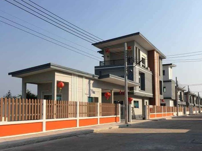 CH1156 ขายบ้านหน้ากว้าง ย่านประชาอุทิศ คลองสวน 6 ห้องนอน 4 ห้องน้ำ