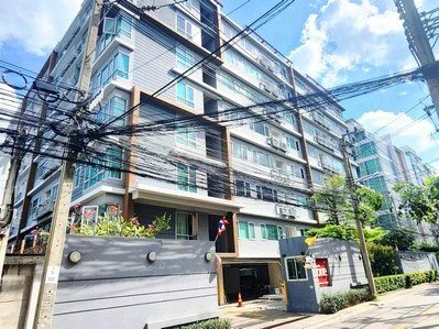 Condominium ONE CONDO 61 ตร.ม.    ONE PRICE! ภายในโครงการมี รปภ.ตลอด24 ชั่วโมง มีลิฟท์ 2 ตัว ตู้ซักผ้าหยอดเหรียญ ตู้น้ำหยอดเหรียญ ตู้เอกสาร ฟิตเนส ที่จอดรถกว้างขวาง